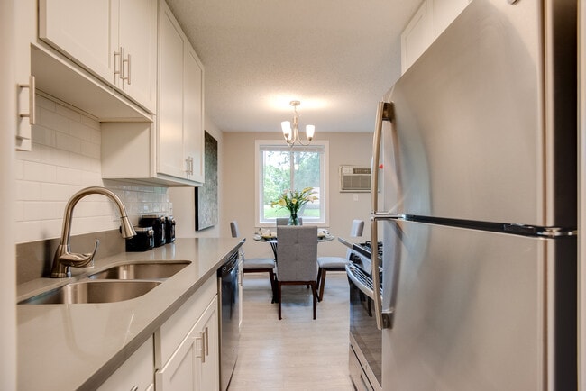 Building Photo - 1328 Idaho Ave S Unit 1 bed