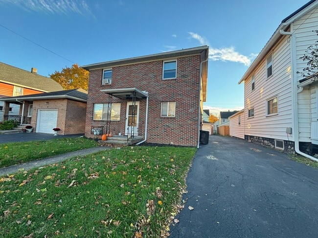 Photo - 226 E Chestnut St Unit 226 E Chestnut St Back Apt