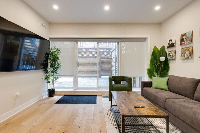 Photo - 1520 Av des Pins O Unit ID1346933P