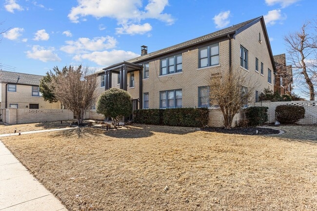 Building Photo - Studio Apartment in Jefferson Park Unit 2415-10 - 2415-10