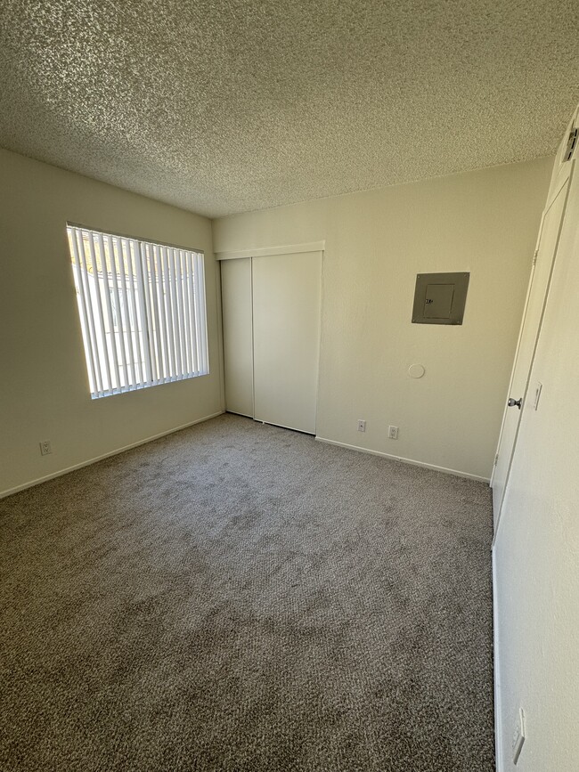 Las Palmas Apartments - Rialto, CA | ForRent.com