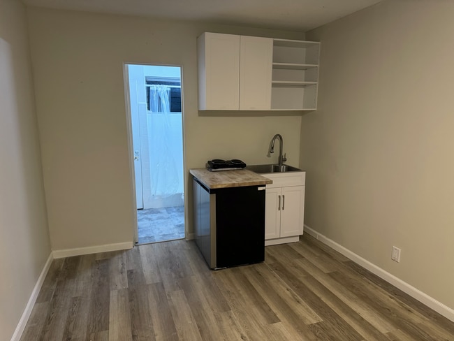 Photo - 217 SW 11th Ct Unidad Studio
