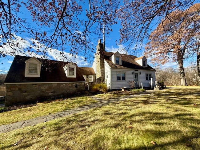 Building Photo - 176 Pocono Rd Unit 2