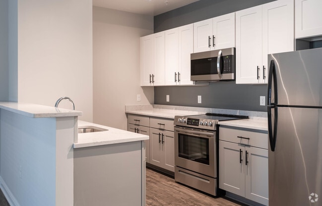 1BR, 1BA - 615 SF