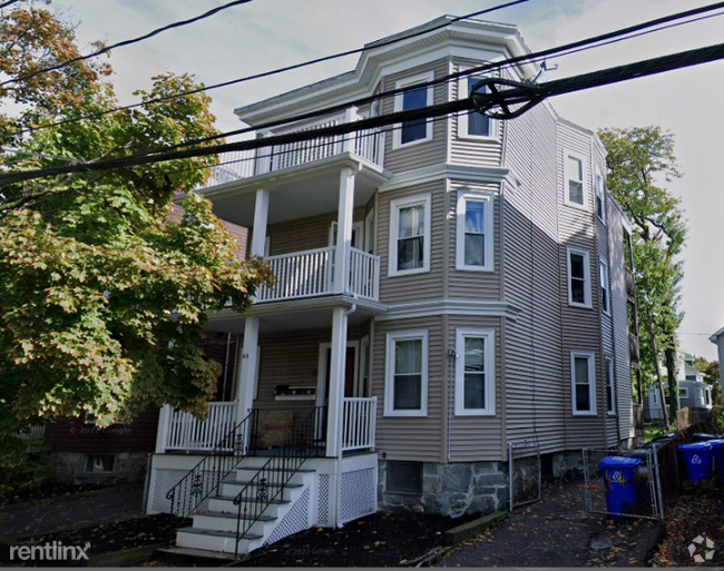 Building Photo - 3 br, 1 bath Triplex - 44 Easton St Apt 1 Unit Apt 1