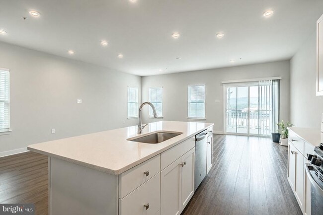 Photo - 208 Chase Dr