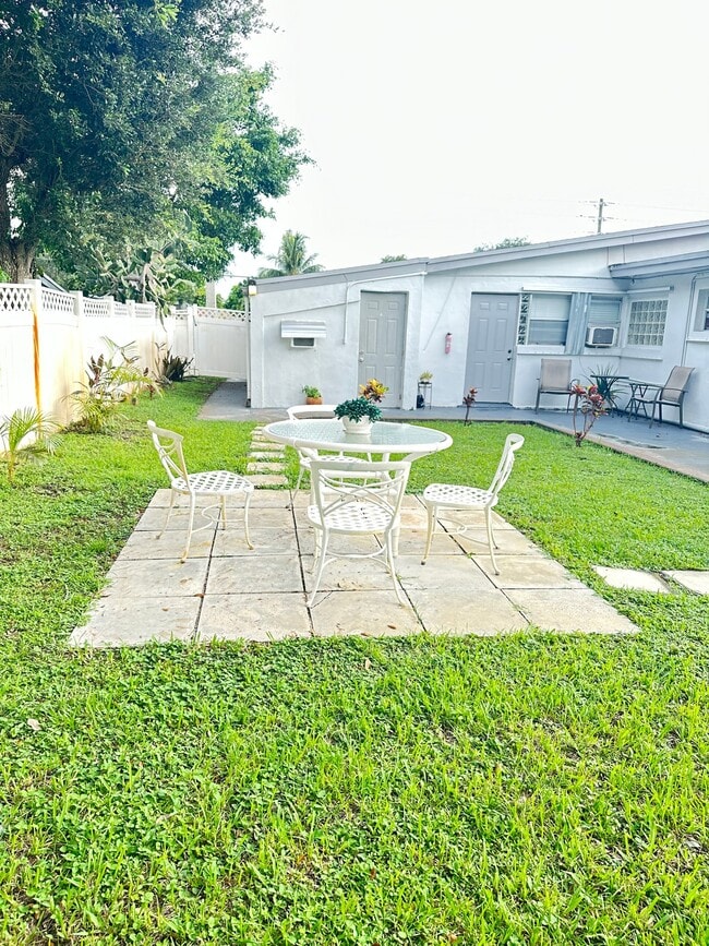 Photo - 7121 Taft St Unidad 7121 TAFT ST b