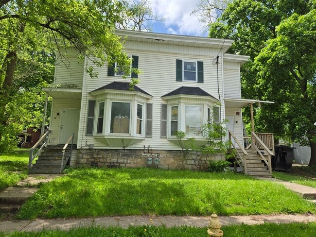 15-17 Easterly Ave - 15-17 Easterly Ave Apartment Unit 15 Easterly Ave