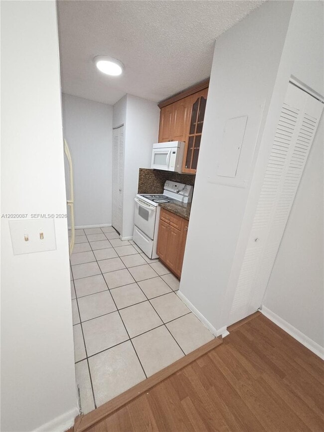 Photo - 8886 SW 3rd St Unidad 204
