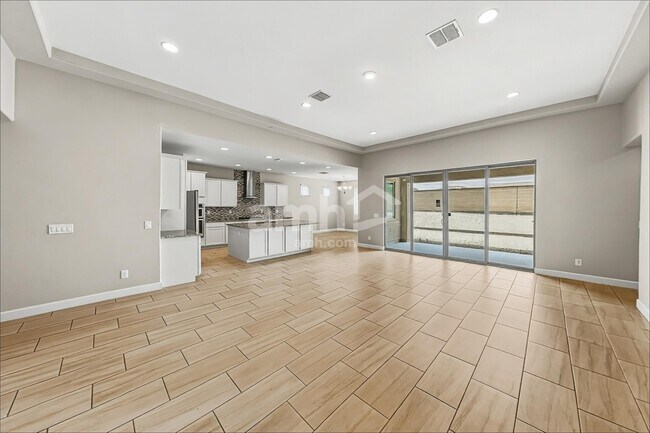 Photo - 18264 W Thunderhill Pl