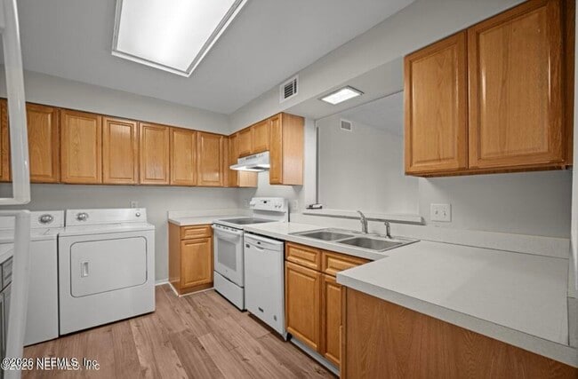7749 Las Palmas Way Unit 138