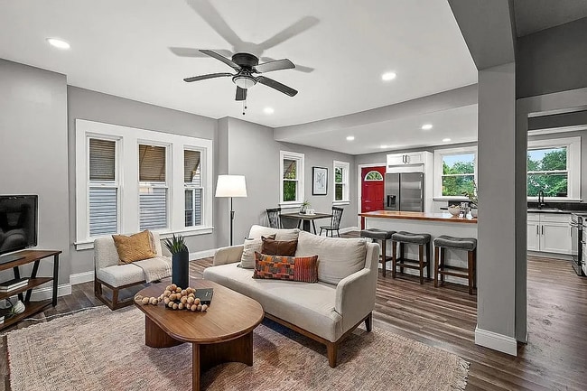 Photo - 5811 Bramble Ave