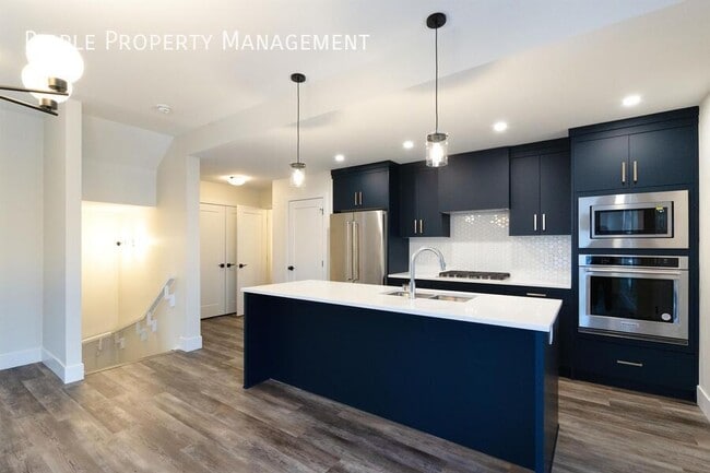 Photo - GREAT 3 BEDS/ 3.5 BATHS TOWNHOUSE IN THE COMMUNITY OF SHAGANAPPI