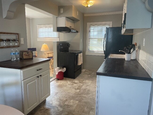 Photo - 902 5th Ave S