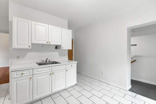 Photo - 392-394 Crown Street Unit 392-1