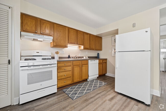 3BR, 1BA - 1,105SF - Kitchen