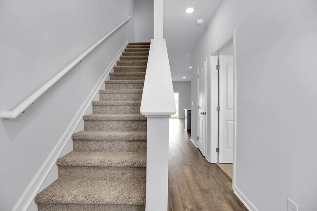 Photo - 719 Ashbrook Dr
