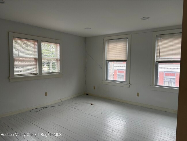 Photo - 18 Market St