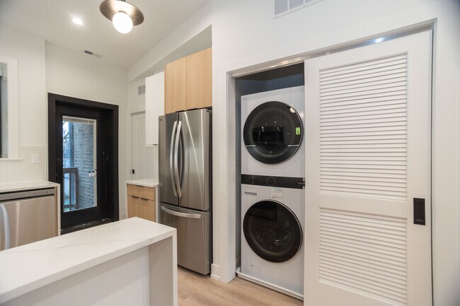 Photo - 3251 W Belden Ave