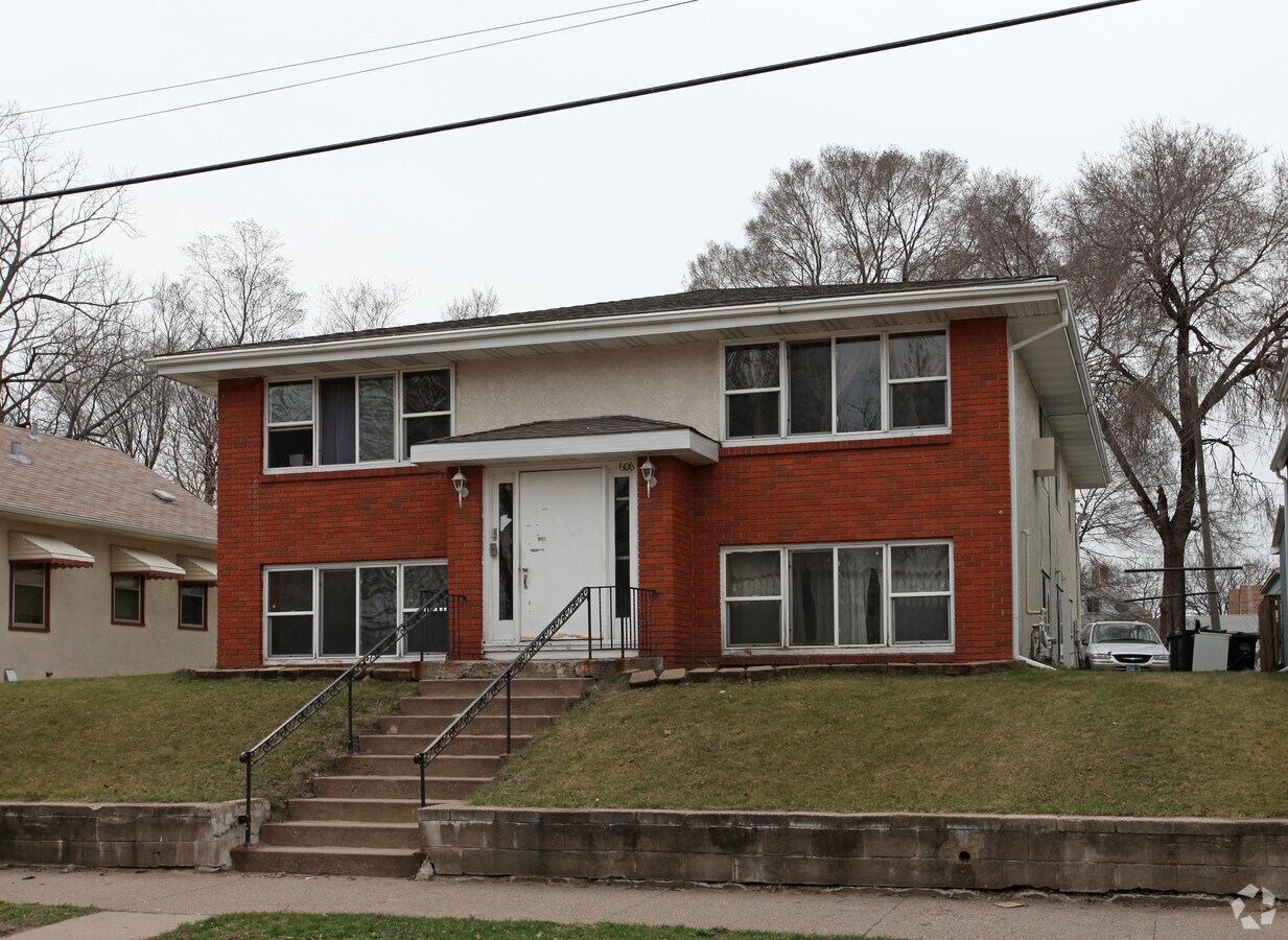 Photo - 606 20th Ave NE