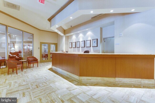 Photo - This contemporary, sun-drenched condo is perfect for you!