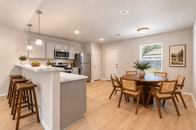 5137 Woodstream Dr