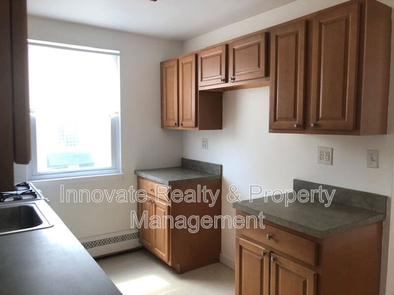 Photo - 941 Afton St