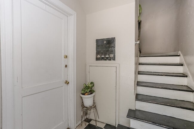 Photo - 1828 W Main St Unit 4