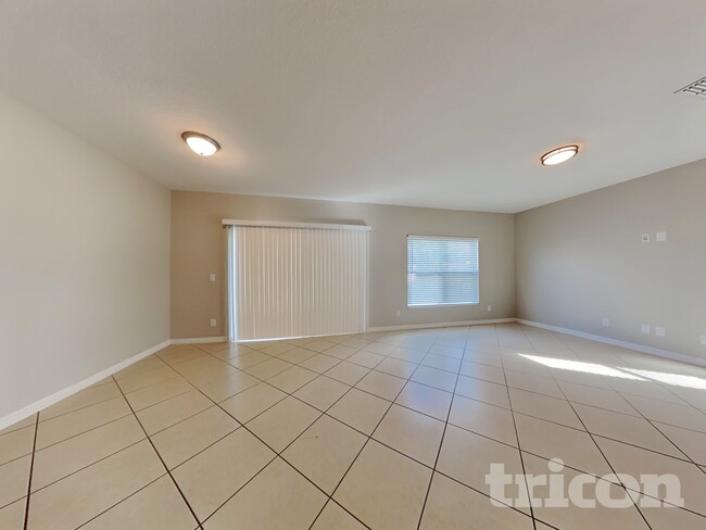 Photo - 4887 Rockvale Dr