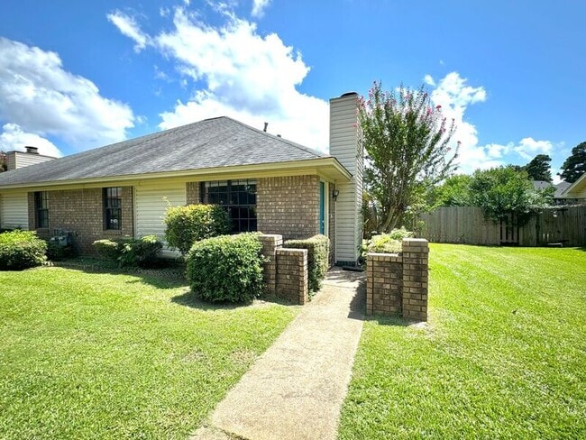 Building Photo - 315 Brookwood Dr Unit P.O> Box 5167 Rental