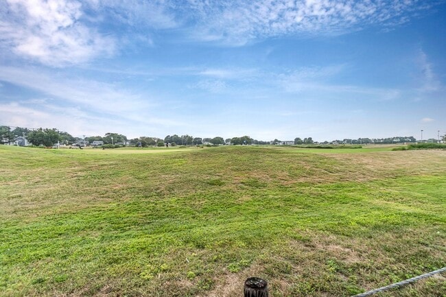 Photo - 115 Short Beach Rd