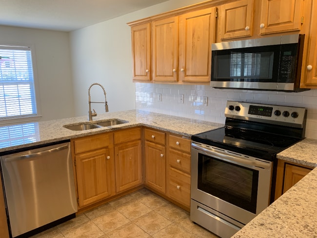 Photo - 702 Tunbridge Dr