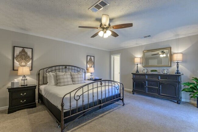 Building Photo - 196 Etowah Dr Unit ID1234833P