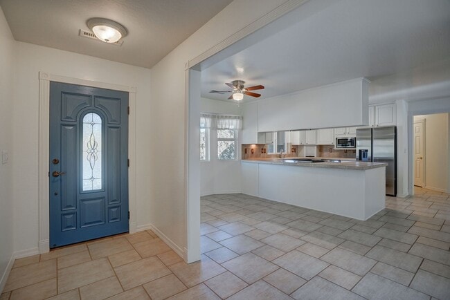 Photo - Extra spacious 3 bed 2 bath home in Kingsw...