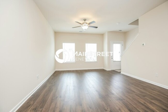 Photo - 2 Bedroom Pet-Friendly Home in La Vergne, TN with Main Street Renewal