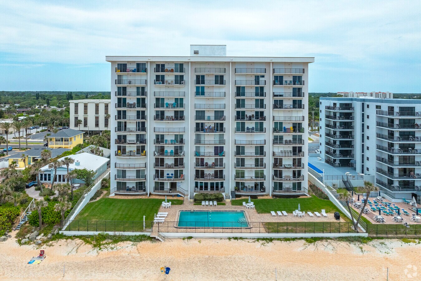 Alterno - The Atlantis Condominium