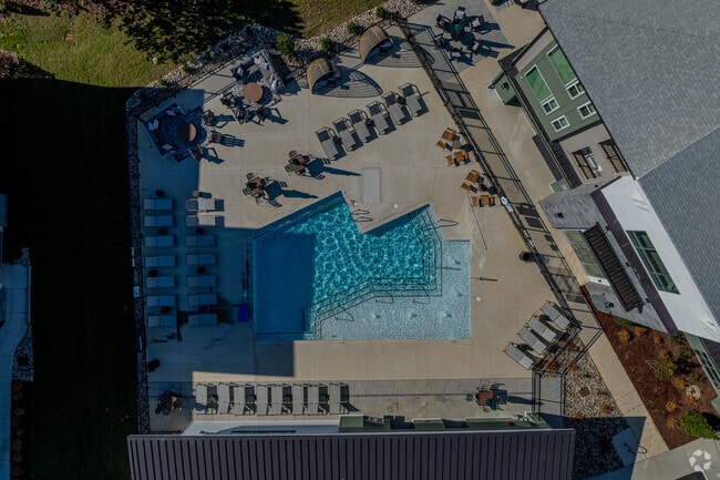 Pool & Patio