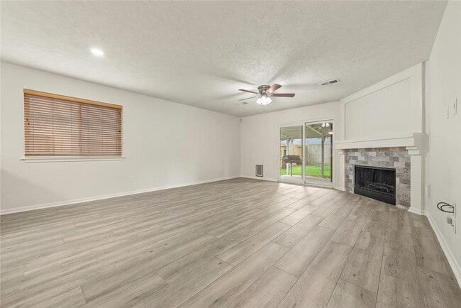 Photo - 5425 Yale Dr