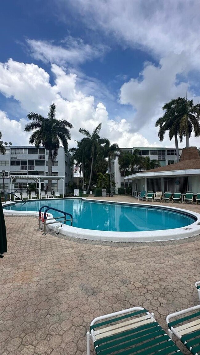 Building Photo - 1333 E Hallandale Beach Blvd Unit 224