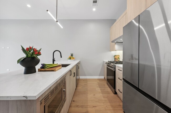 Photo - 7006 N Glenwood Ave Condo Unit 302