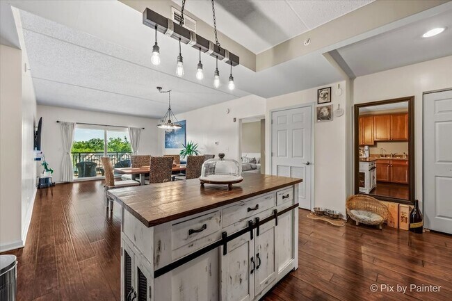 Photo - 125 Lakeview Dr Unit 403