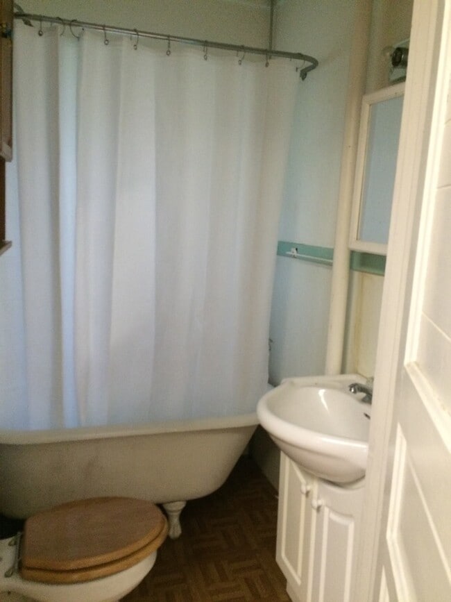 Photo - 1406 W 3rd St