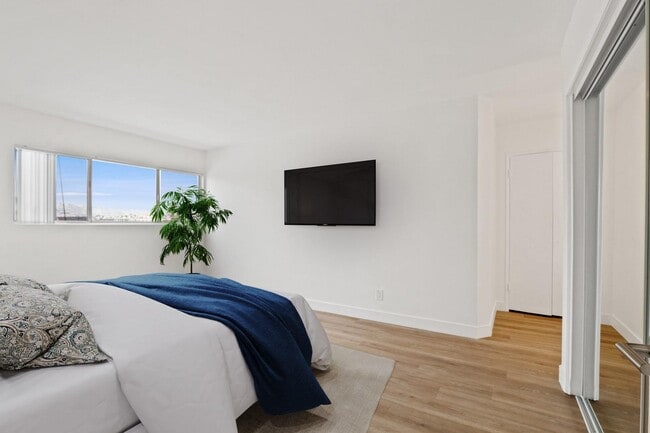 Rexford Drive Apartments