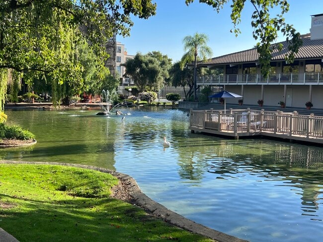 Photo - 310 N Civic Dr Unit #511