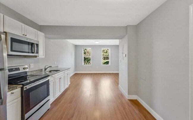 Photo - 433 Atlantic St SE