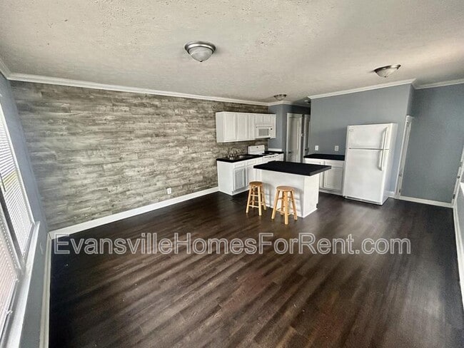 Photo - 933 Stanley Ave