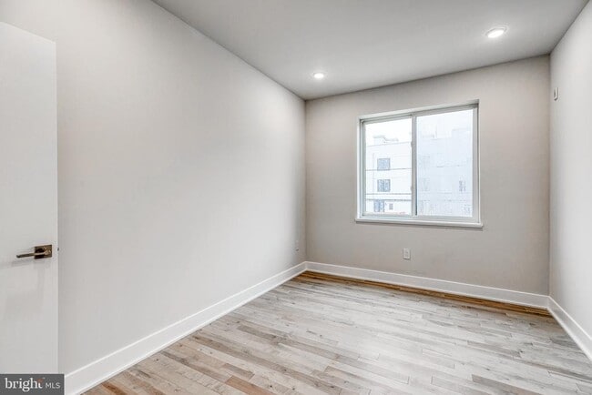 Building Photo - 1518 N 8th St Unit 2