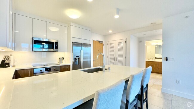 Building Photo - AVAILABLE NOW!! Furnished 1 Bedroom, 1 Bat... Unit 1605 Rental