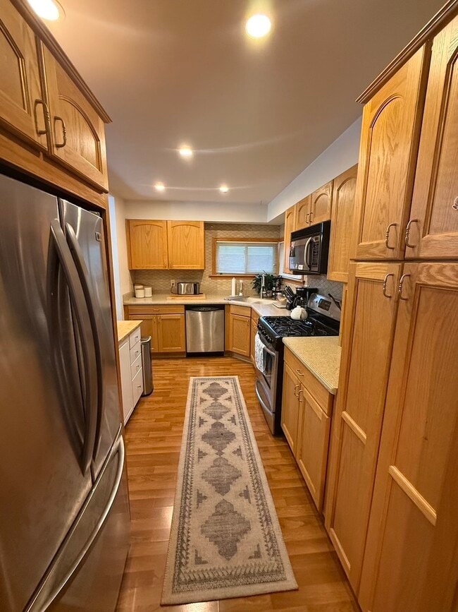 Photo - 8253 Washington St