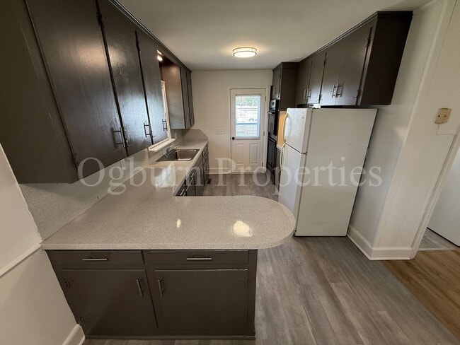 Photo - 117 Caroline Ct Unit APT B